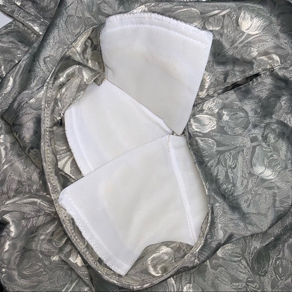 SEE NEW LISTING - Picture 9 of 12